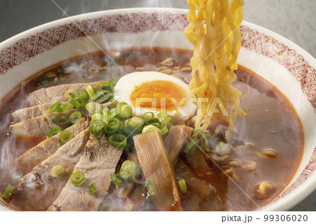 熱々で美味しい味噌ラーメン 99306020