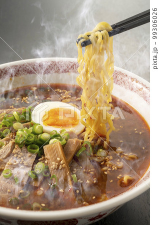 熱々で美味しい味噌ラーメン 99306026