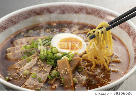 熱々で美味しい味噌ラーメン 熱々で美味しい味噌ラーメン 99306036
