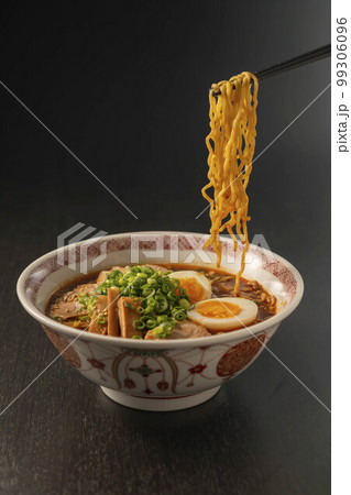 熱々で美味しい味噌ラーメン 99306096
