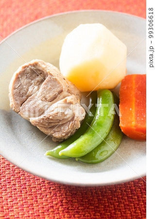 お肉がほろほろ崩れる柔らかさの塩豚ポトフ お肉がほろほろ崩れる柔らかさの塩豚ポトフ 99306618