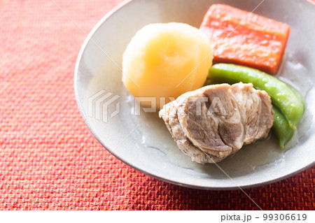 お肉がほろほろ崩れる柔らかさの塩豚ポトフ 99306619
