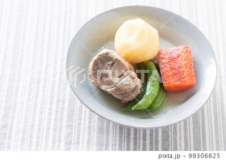 お肉がほろほろ崩れる柔らかさの塩豚ポトフ 99306625