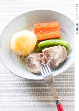 お肉がほろほろ崩れる柔らかさの塩豚ポトフ お肉がほろほろ崩れる柔らかさの塩豚ポトフ 99306631