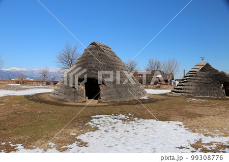 穂高の山とともに暮らした古代人住居跡が残る平出遺跡 99308776