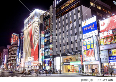 名古屋市　金山駅前の繁華街の夜景 99309386