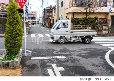 一時停止　交差点　通学路　新入学 99311851