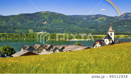 ザルツカンマーグート地方の美しい風景 99312938