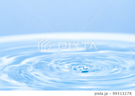 綺麗な水面 99313278