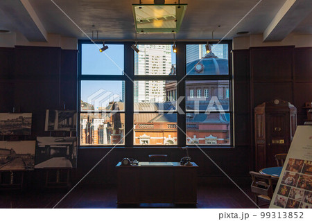 東京都市風景　東京駅前　KITTE　旧東京中央郵便局長室　 99313852