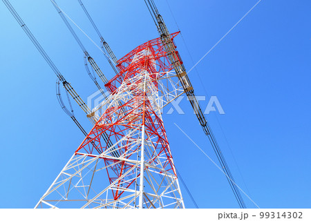 千葉県 手賀沼沿いに架かる架空送電線と鉄塔の風景 千葉県 手賀沼沿いに架かる架空送電線と鉄塔の風景 99314302