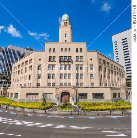 象の鼻パークからクイーンの塔こと横浜税関 99314739