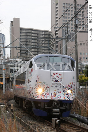 線路切り替え前の梅田貨物線を行く281系はるか号 線路切り替え前の梅田貨物線を行く281系はるか号 99319497