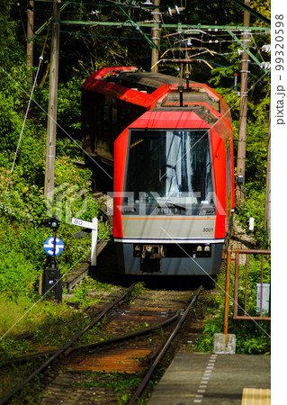 箱根登山鉄道の風景　宮ノ下駅（箱根登山鉄道3000系） 99320598