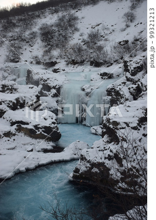 アイスランド 真冬のBARNAFOSS(バルナフォス)滝 アイスランド 真冬のBARNAFOSS(バルナフォス)滝 99321213