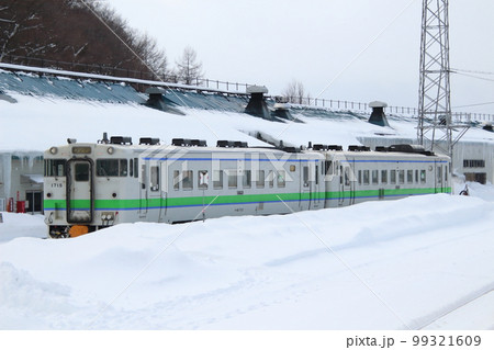 雪深い北見運転所網走支所に留置中のキハ40（網走駅） 99321609