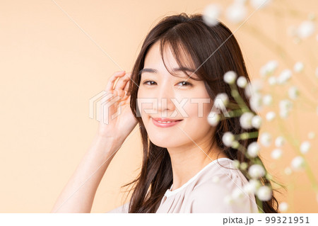 若い女性のビューティ 若い女性のビューティ 99321951