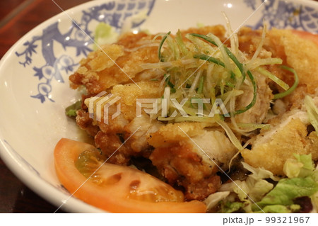 サラリーマンの夜食(油淋鶏) サラリーマンの夜食(油淋鶏) 99321967