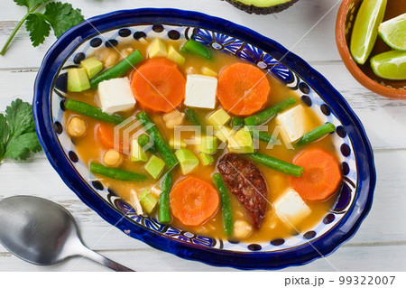 メキシコ料理のカルド・トラルペーニョ Caldo Tlalpeño メキシコ料理のカルド・トラルペーニョ Caldo Tlalpeño 99322007