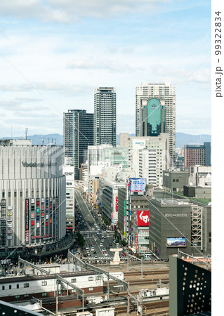 【大阪府】大阪駅前の都市風景 99322834