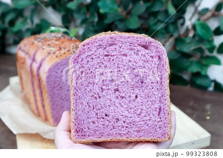 loaf of bread ,sweet potato bread with sesame 99323808