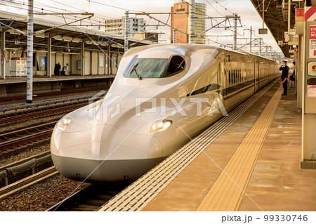 三河安城駅に停車するN700S系こだま 三河安城駅に停車するN700S系こだま 99330746