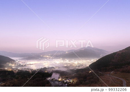 由布院の朝霧 由布院の朝霧 99332206
