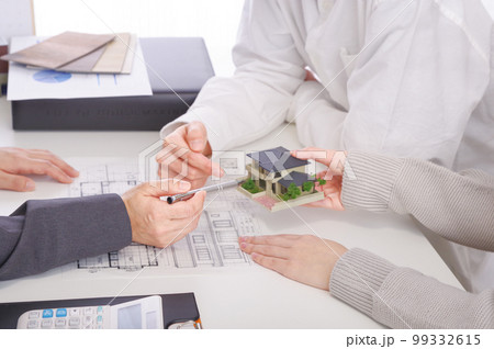 不動産の打ち合せ 99332615