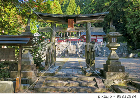 奈良・宇陀松山 春日神社 鳥居 奈良・宇陀松山 春日神社 鳥居 99332934