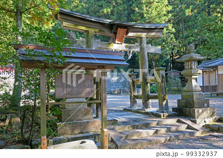奈良・宇陀松山 春日神社 鳥居 奈良・宇陀松山 春日神社 鳥居 99332937