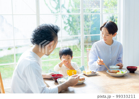家族の食卓 家族の食卓 99333211