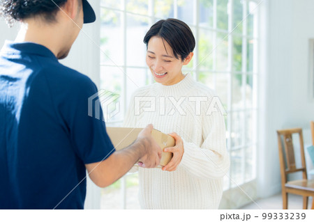 宅配　玄関 99333239