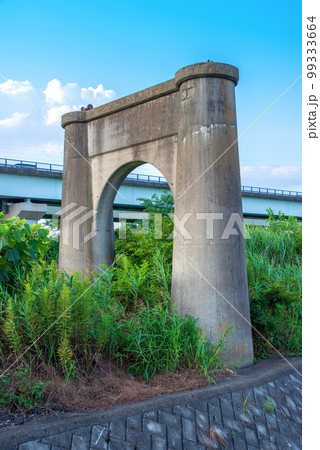 旧上江橋 橋脚 暮らしの遺産 荒川と入間川の合流地点 旧国道16号 旧上江橋 橋脚 暮らしの遺産 荒川と入間川の合流地点 旧国道16号 99333664