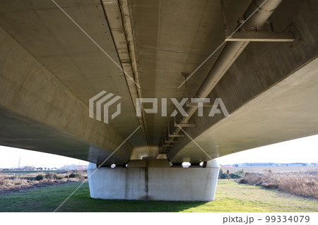 道路橋の裏側 新東松山橋(埼玉県東松山市) 道路橋の裏側 新東松山橋(埼玉県東松山市) 99334079
