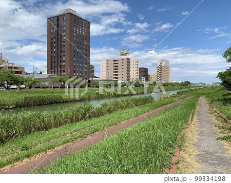 水戸市の桜川流域の景色 99334198