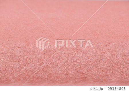 和紙による円筒形表現の背景素材（とき色） 99334893