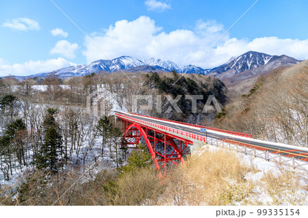 「山梨県」冬の東沢大橋・清里 「山梨県」冬の東沢大橋・清里 99335154