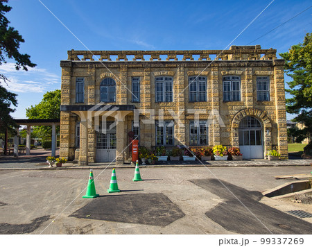 旧高畠駅 正面・山形県東置賜郡高畠町 旧高畠駅 正面・山形県東置賜郡高畠町 99337269