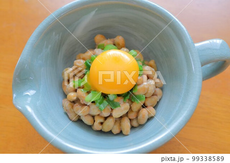 美味しい納豆【大粒】とねぎと卵黄 99338589