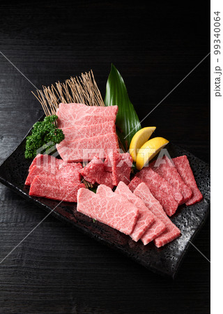 国産和牛焼肉用　霜降りと赤身 99340064