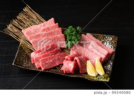 国産和牛焼肉用　霜降りと赤身 99340080