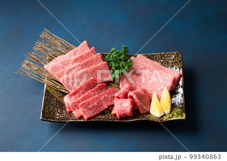 国産和牛焼肉用　霜降りと赤身 99340863