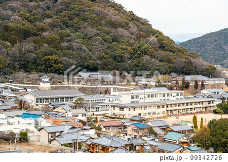 龍野城の全景と城下町2　兵庫県たつの市 99342726