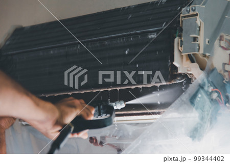 Cleaning air conditioner by water for clean a dust Cleaning air conditioner by water for clean a dust 99344402