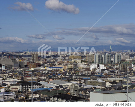 【高解像度】展望台から眺める大阪の都市景観 99344938