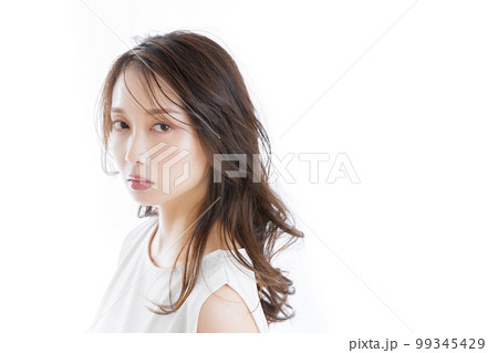 女性　ビューティー　きれい 99345429
