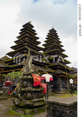 バリ島ヒンドゥー教の総本山ブサキ寺院 バリ島ヒンドゥー教の総本山ブサキ寺院 99345857
