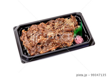 お持ち帰り、炙り牛カルビ焼肉弁当【白背景・切り抜き】 お持ち帰り、炙り牛カルビ焼肉弁当【白背景・切り抜き】 99347135