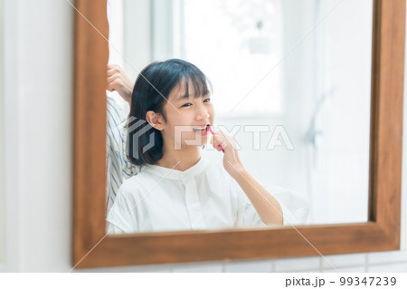 歯磨き　デンタルケア　親子 99347239