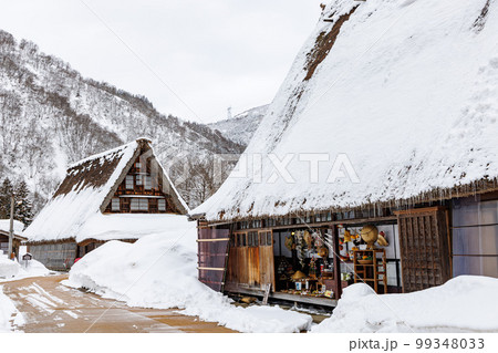 五箇山 菅沼合掌造り集落 雪景色 五箇山 菅沼合掌造り集落 雪景色 99348033